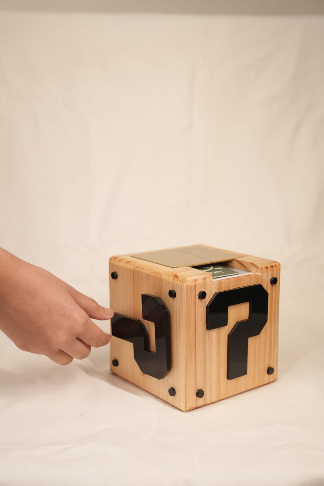 Q box, view 7